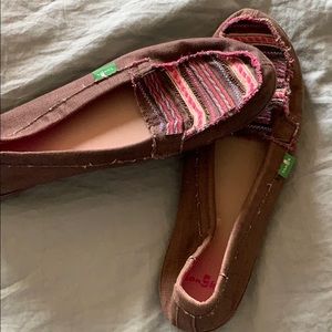 Sanuk flats
